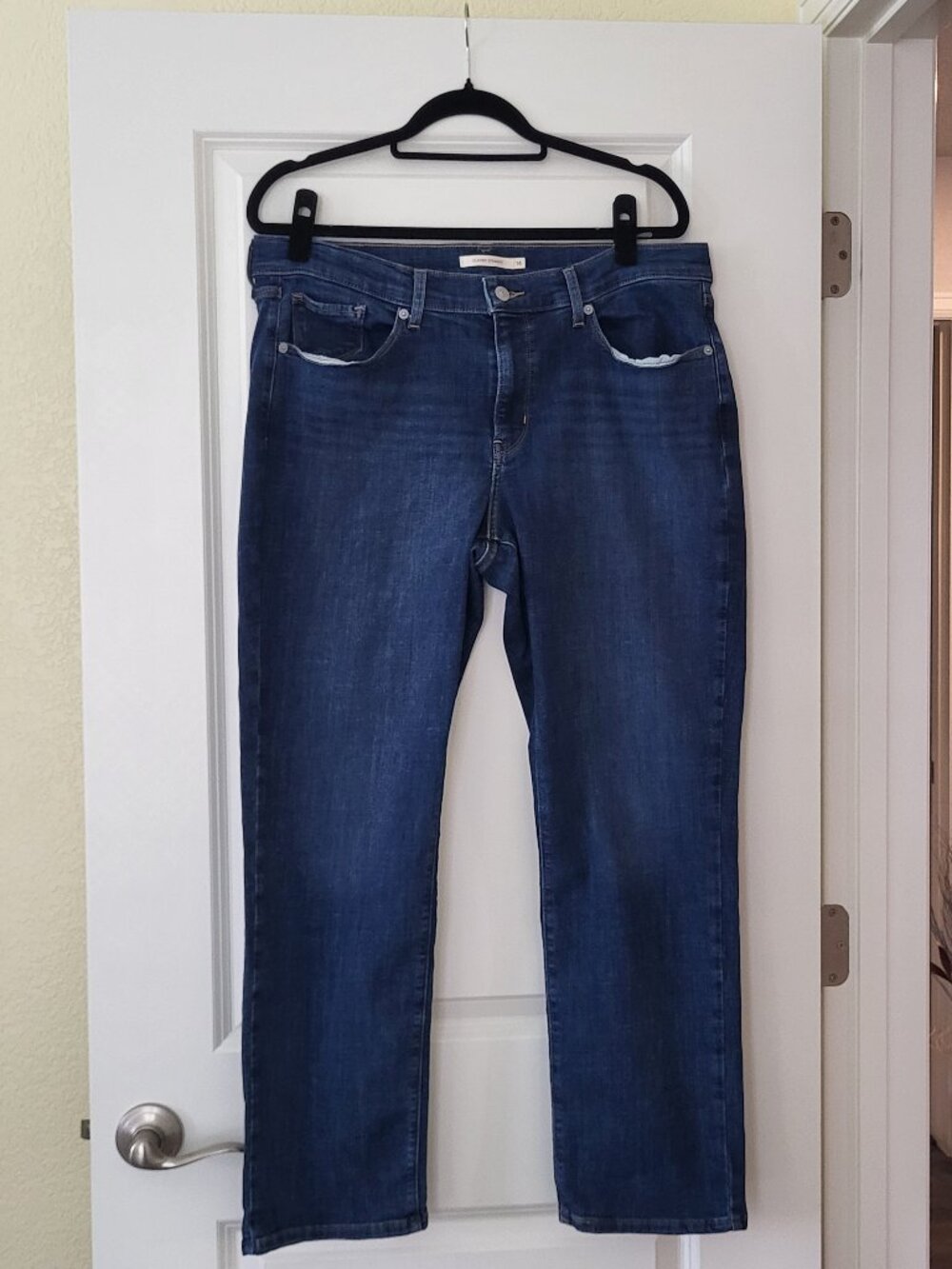 Levi's Women's Classic Straight Leg Jeans - Dark Blue Denim - Size 14 EUC